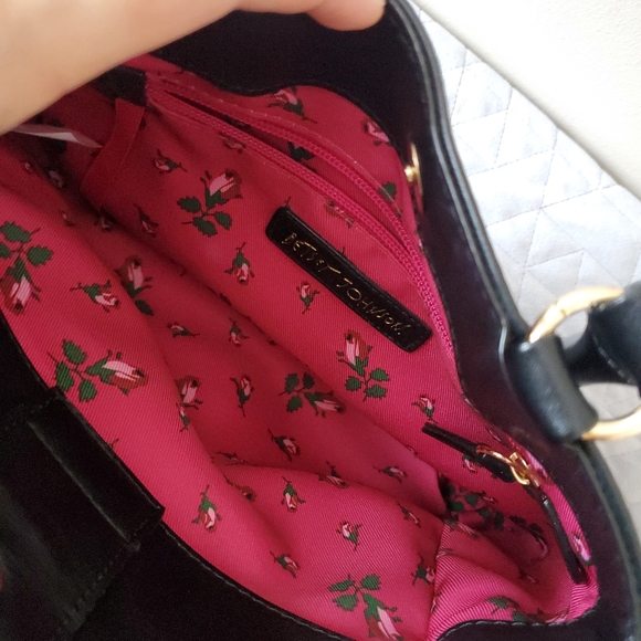 Betsey Johnson black tote with donut shape metal closure - Picture 12 of 15